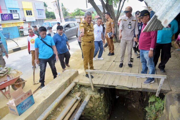 Pj Wali Kota Kendari Kembali Tinjau Normalisasi Kali dan Drainase