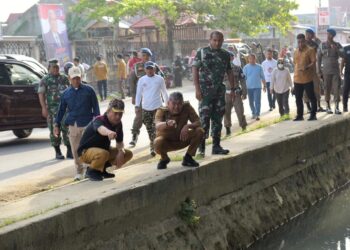 Antisipasi Banjir, Pemkot Keruk Sedimen Kali Korumba Gunakan Alat Berat