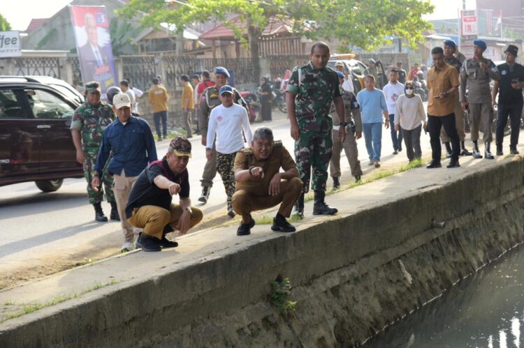 Antisipasi Banjir, Pemkot Keruk Sedimen Kali Korumba Gunakan Alat Berat