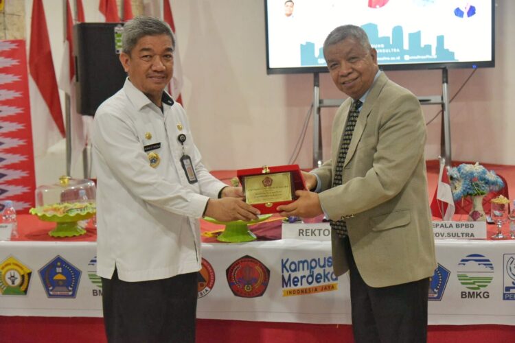 Jelang Musim Hujan, Sekda Kota Kendari Imbau Masyarakat Waspadai Bencana Hidrometeorologi