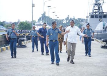 Berkunjung ke Pangkalan Angkatan Laut, Pj Wali Kota Kendari Coba Rigid Bounce Boat