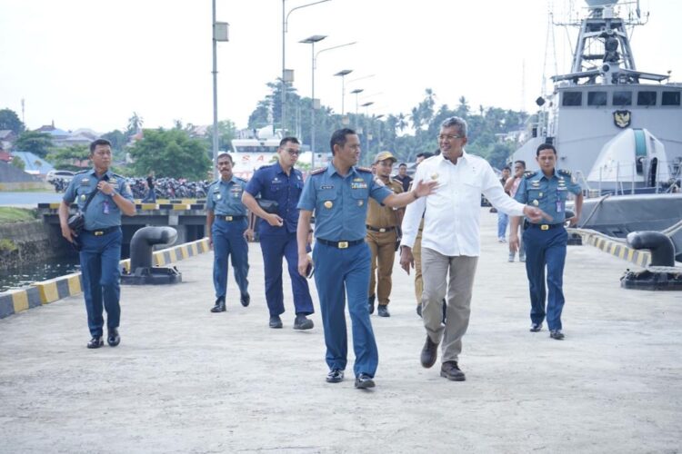 Berkunjung ke Pangkalan Angkatan Laut, Pj Wali Kota Kendari Coba Rigid Bounce Boat