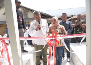 Pj Wali Kota Kendari Resmikan Penggunaan Blok Pasar Sayur Baruga