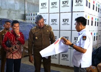 Pj Wali Kota Kendari Tinjau Penampungan 1,2 Juta Surat Suara