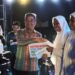Peringatan HUT SMAN 2, Sekda Kota Kendari Serahkan Bantuan untuk Siswa-siswi Berprestasi