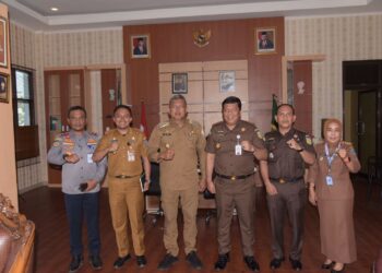 Silaturahmi di Kejari Kendari, Pj Wali Kota Kendari Berharap Bisa Berkolaborasi