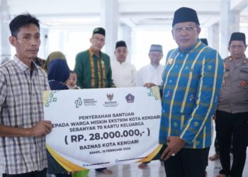 Peringati Isra Mi’raj Pemkot Kendari Serahkan Bantuan pada Keluarga Miskin Ekstrem dan Stunting