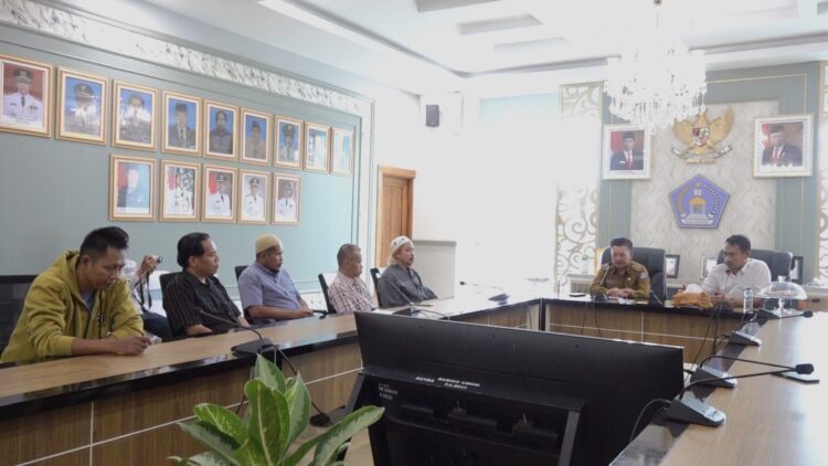 Pemkot Kendari Bersama Komisi II DPRD Kota Terima Audiensi Pedagang Pasar Basah Mandonga