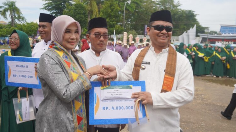Kecamatan Wua-wua Juara Pertama Devile Khafilah MTQ Kota Kendari
