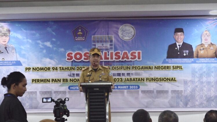 Sekda Kota Kendari Buka Sosialisasi Disiplin Pegawai Negeri Sipil dan Jabatan Fungsional