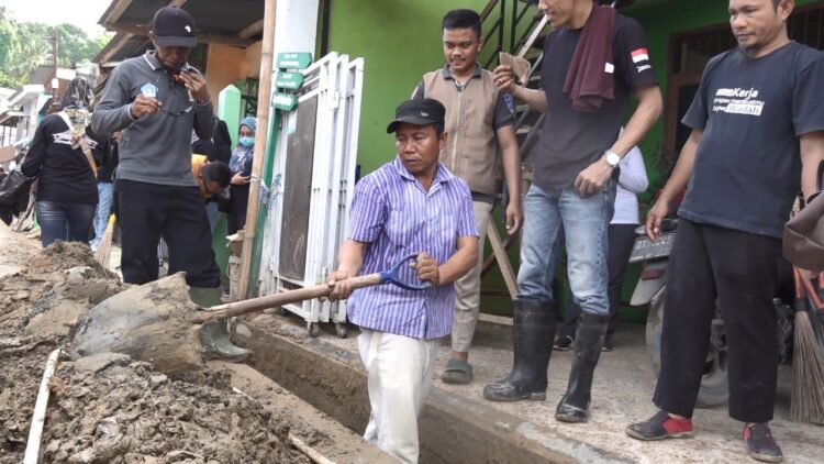 Percepat Pemulihan Pasca Banjir, Ribuan ASN dan Masyarakat Gotong-royong