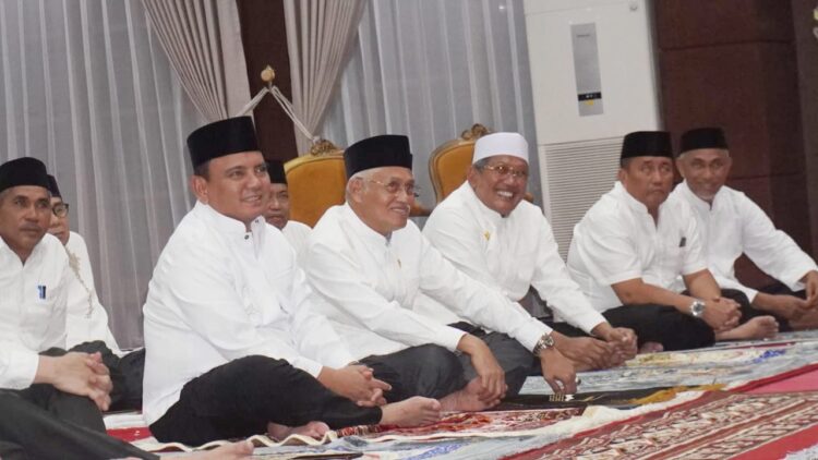 Pj Wali Kota Kendari Buka Puasa Bersama Pemerintah Provinsi Sultra