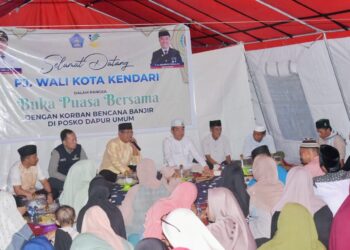 Pemkot Kendari Buka Bersama Warga Terdampak Banjir di Kelurahan Sanua