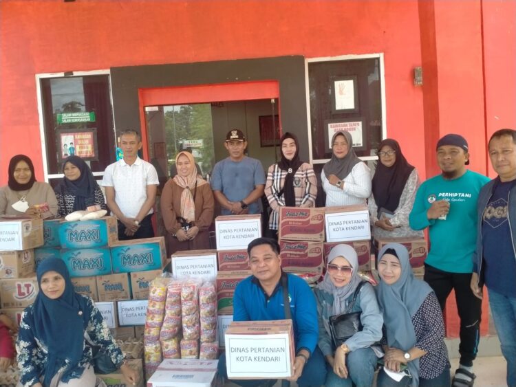 Dinas Pertanian Kota Kendari Bantu Korban Banjir di Kecamatan Kadia