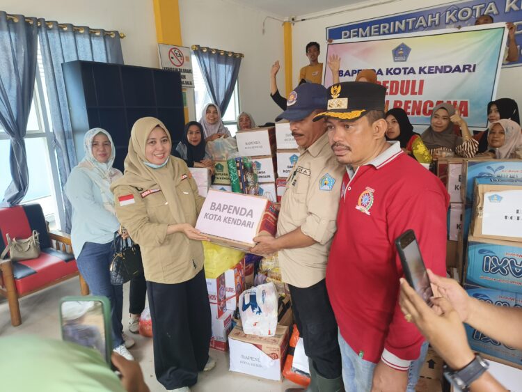 Bapenda Kota Kendari Berikan Bantuan di Kampung Salo
