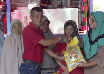 Pemkot Kendari Salurkan Bantuan pada Korban Banjir di Kelurahan Mandonga