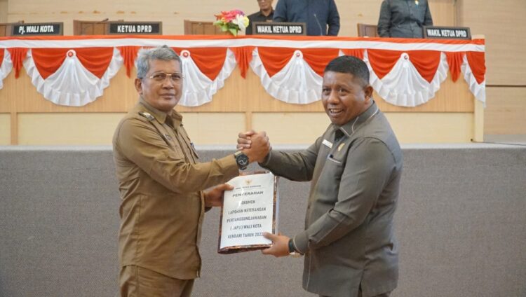 Penjabat Wali Kota Kendari Sampaikan LKPJ Tahun 2023
