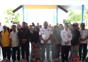 Serahkan Bantuan Kepada Korban Banjir, Ini Pesan Pj Wali Kota Kendari