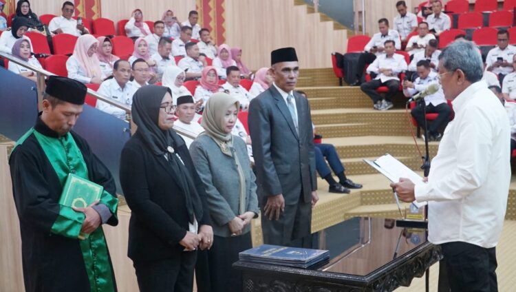 Pj Wali Kota Lantik Direktur PDAM Tirta Anoa dan Direktur Perumda Kota Kendari