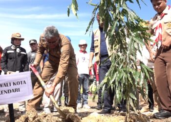 HUT Ke193, Pemkot Kendari Lakukan Penanaman Pohon