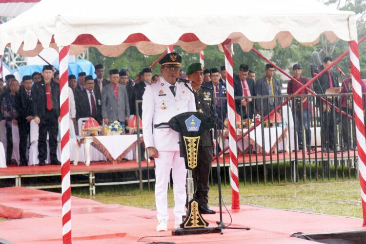 Pj Wali Kota Kendari Serahkan SK Pengangkatan 1.236 PPPK di HUT ke-193 Kota Kendari