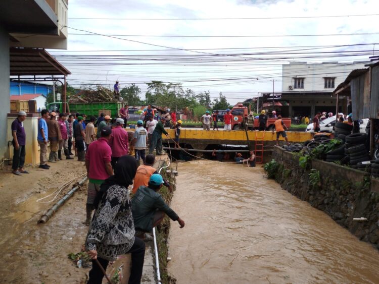 Normalisasi Kali Andonohu: Upaya Bersama Warga dan Pemerintah Kota Kendari Atasi Banjir