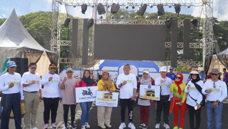 Rangkaian HUT Kota Kendari ke-193, Jalan Sehat berhadiah 2 Tiket Umrah Digelar