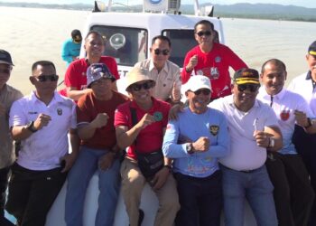 Memeriahkan HUT ke-193 Kota Kendari Pemkot Gelar Aksi Bersih Teluk Kendari