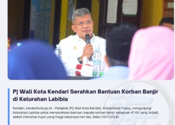 Pj Wali Kota Kendari Serahkan Bantuan Korban Banjir di Kelurahan Labibia
