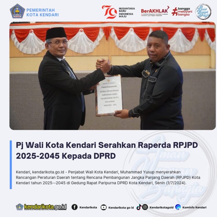 Pj Wali Kota Kendari Serahkan Raperda RPJPD 2025-2045 Kepada DPRD