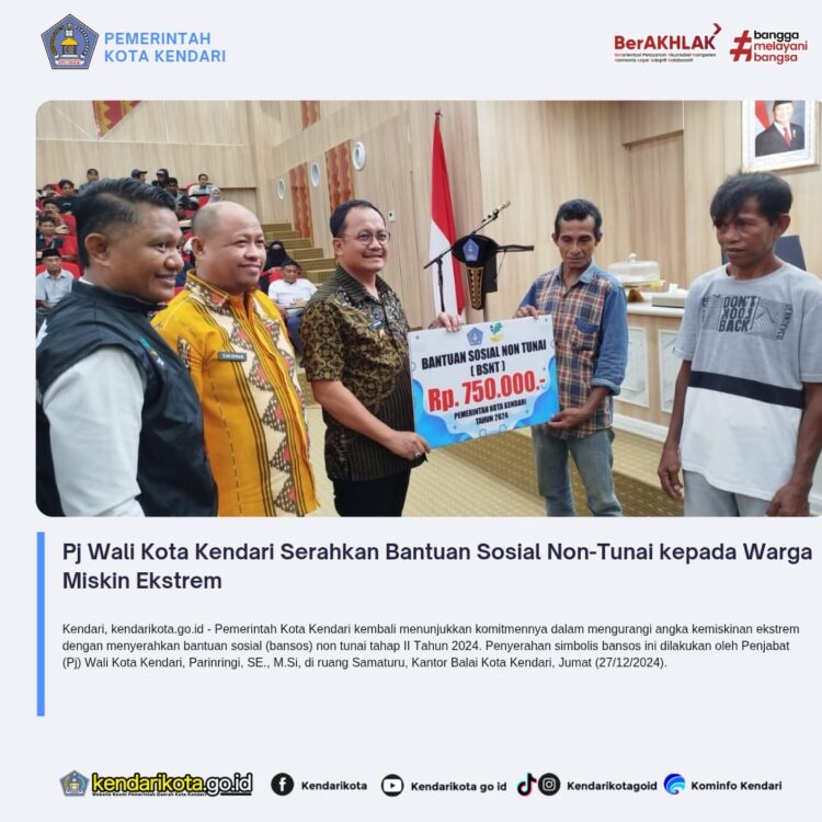 Pj Wali Kota Kendari Serahkan Bantuan Sosial Non-Tunai kepada Warga Miskin Ekstrem