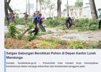 Satgas Gabungan Bersihkan Pohon di Depan Kantor Lurah Mandonga