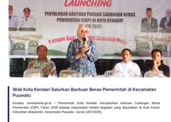 Wali Kota Kendari Salurkan Bantuan Beras Pemerintah di Kecamatan Puuwatu