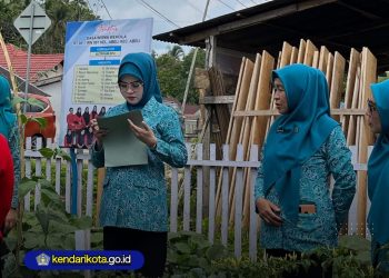 TP PKK Kota Kendari Monev Pelaksanaan Kegiatan 10 Program Pokok di Keluarahan Abeli