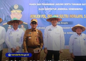 Kadis Pertanian Kota Kendari Dampingi Irjen Kemenimipas Panen Jagung Warga Binaan di Lapas