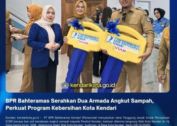BPR Bahteramas Serahkan Dua Armada Angkut Sampah, Perkuat Program Kebersihan Kota Kendari