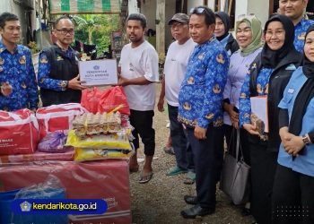 Pemkot Kendari Salurkan Bantuan Logistik pada Korban Kebakaran Punggolaka