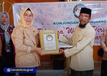 Ramadhan Berbagi, DWP Kota Kendari Salurkan Sembako di Pondok Pesantren Tahfidz Al-Qur’an