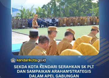 Sekda Kota Kendari Serahkan SK Plt dan Sampaikan Arahan Strategis dalam Apel Gabungan