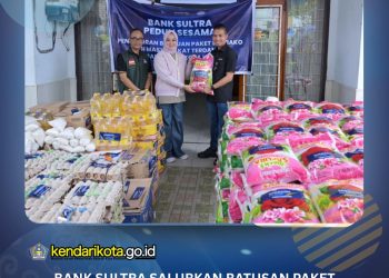 Bank Sultra Salurkan Ratusan Paket Sembako untuk Korban Banjir Kendari