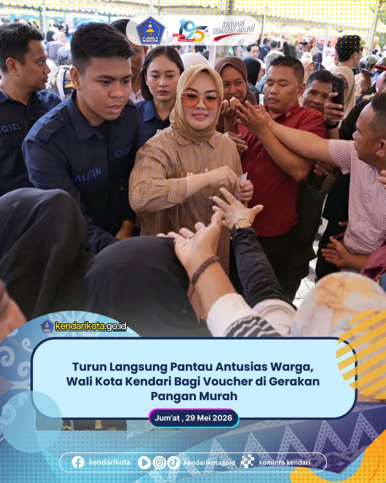 Turun Langsung Pantau Antusias Warga, Wali Kota Kendari Bagi Voucher di Gerakan Pangan Murah
