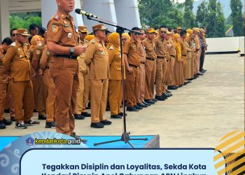 Tegakkan Disiplin dan Loyalitas, Sekda Kota Kendari Pimpin Apel Gabungan ASN Lingkup Pemerintah Kota Kendari