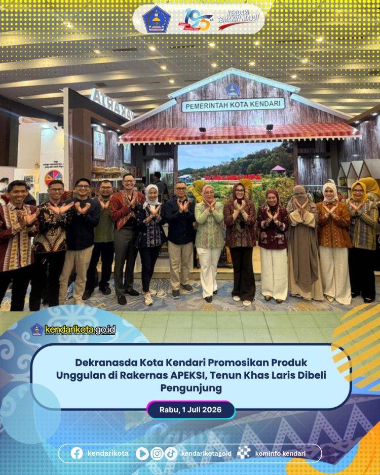 Dekranasda Kota Kendari Promosikan Produk Unggulan di Rakernas APEKSI, Tenun Khas Laris Dibeli Pengunjung
